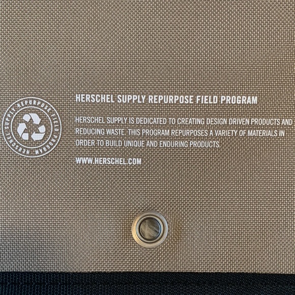 Herschel Repurpose Tan Binder Case - Picture 8 of 15